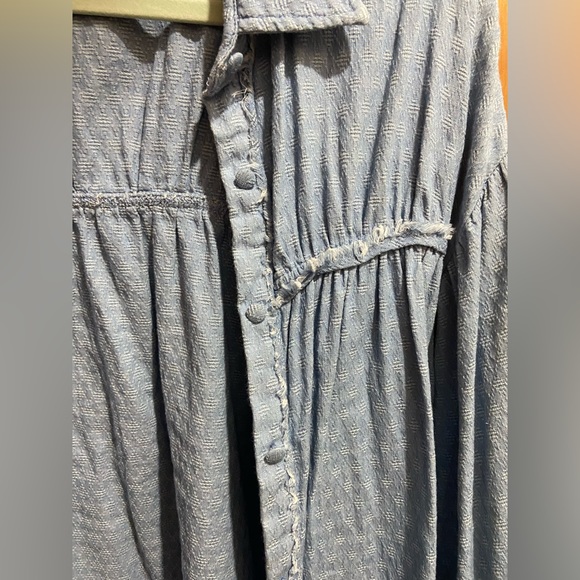 Gimmicks Top - Picture 2 of 4